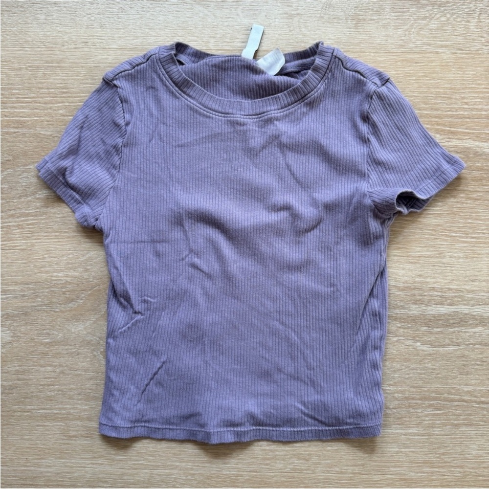 H&M Purple Lilac Ribbed Fitted Baby Tee Women’s Size Small Fits Tight